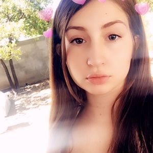 Meet your Posher, Crystal